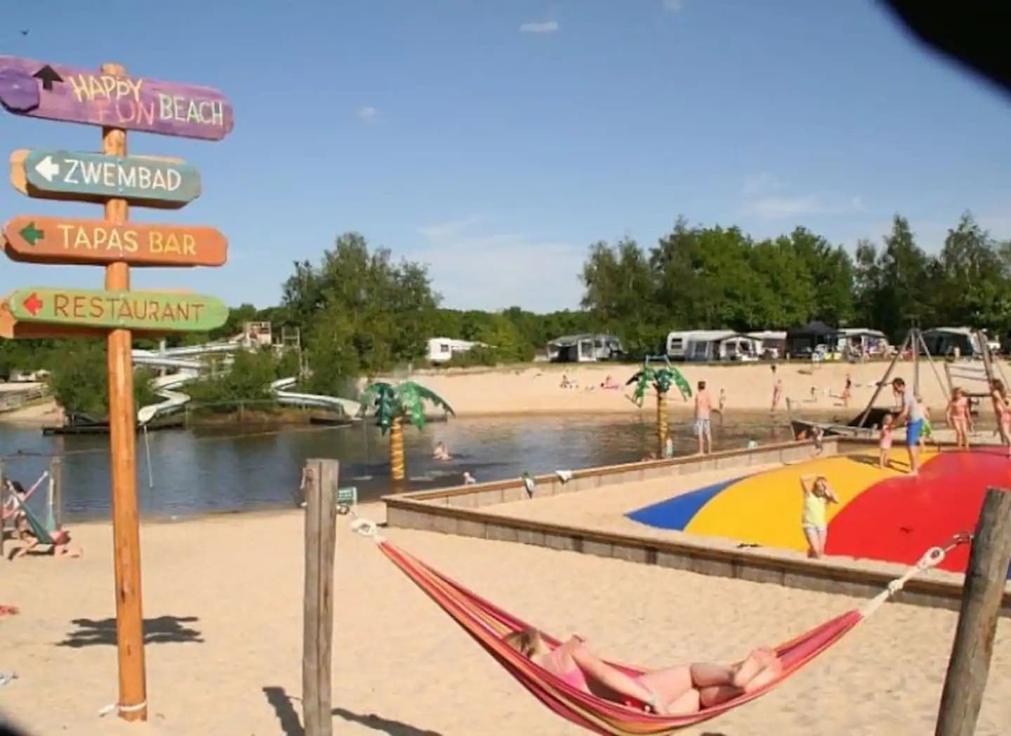 Strand in het park