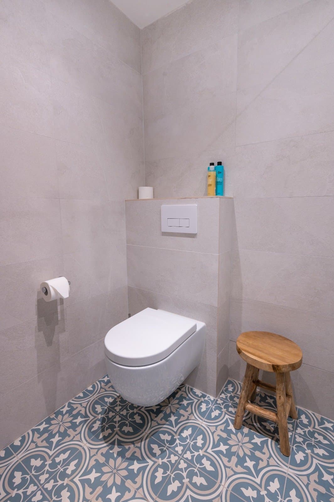 Apart toilet