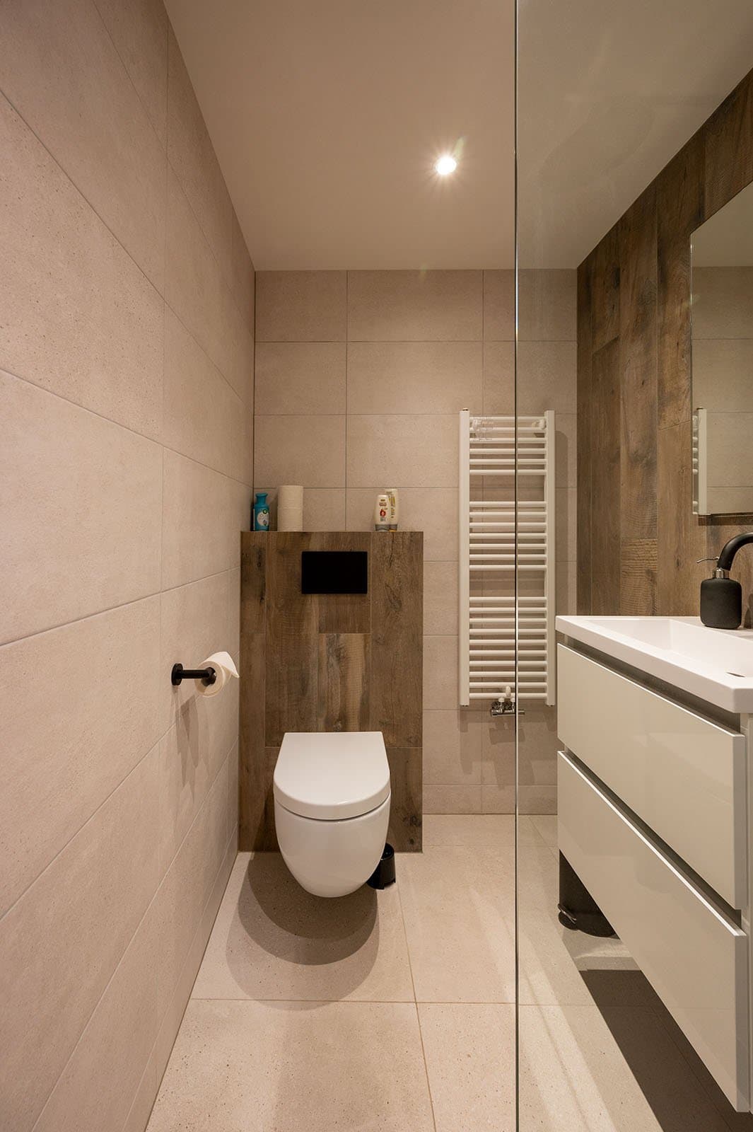 Apart toilet