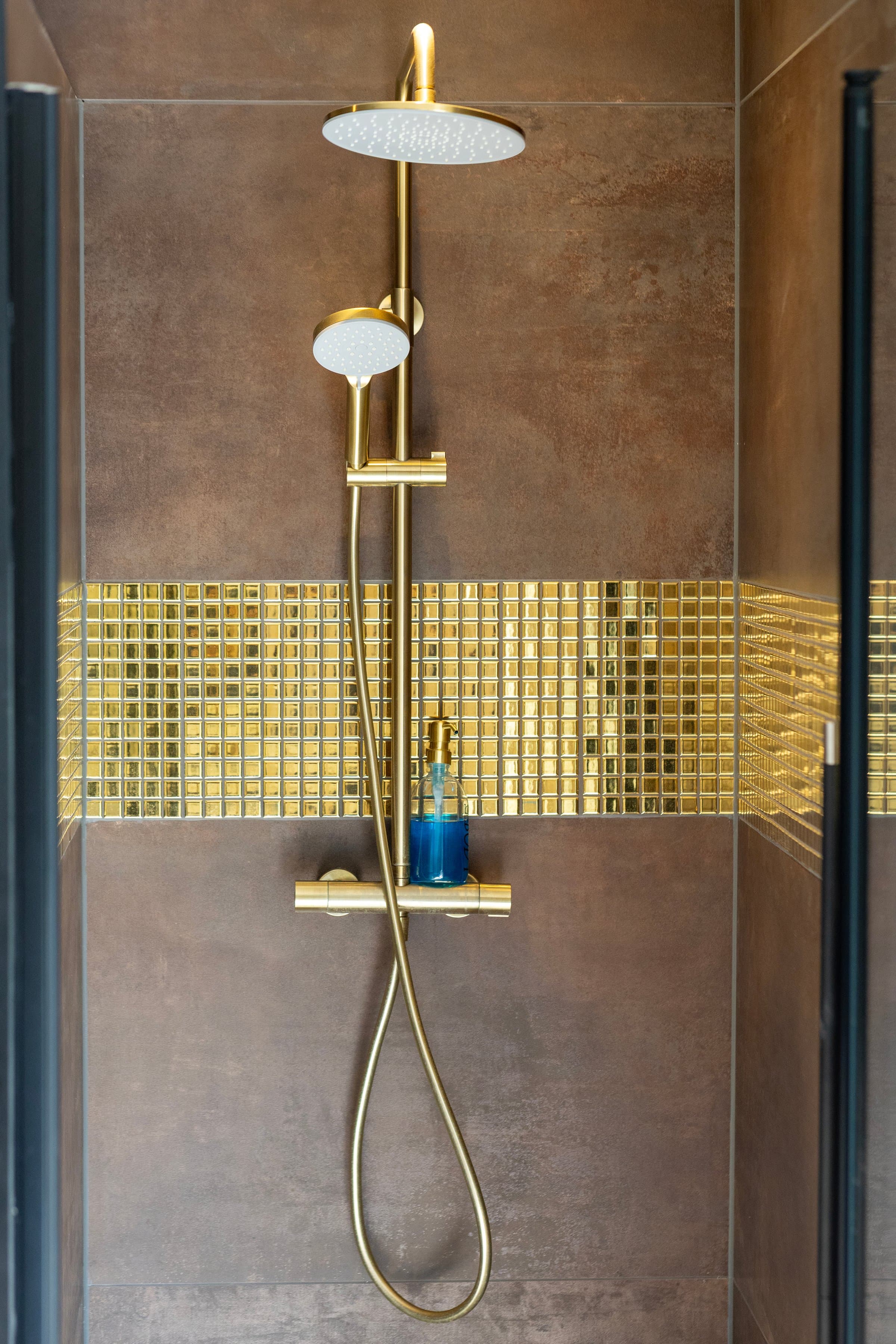 Douche in de aanbouw